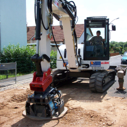 SBH120 Stehr - The driver stays in safety in the excavators cabin